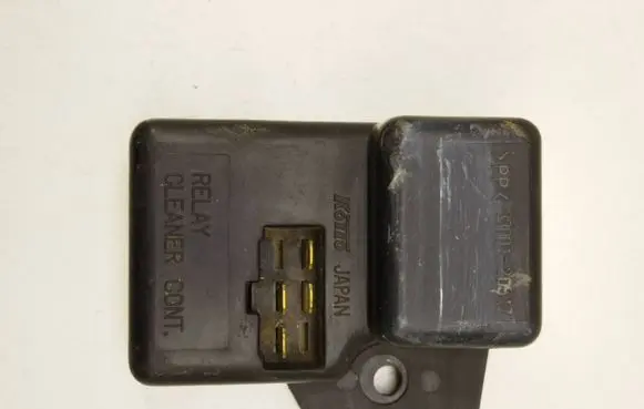 Subaru Forester SF Window wiper relay 3300120512