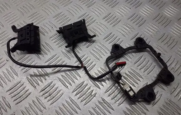 Ford Focus Steering wheel buttons/switches 4M5T9E740AA