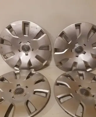 Audi A3 S3 8P R12 wheel hub/cap/trim 8K0601147