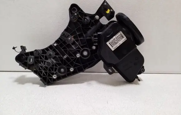 Nissan Navara D23 Oil breather separator 152577731R