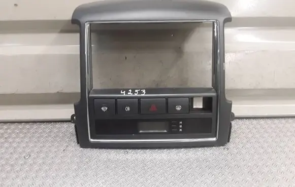 KIA Sorento Radio/GPS head unit trim 945003E500
