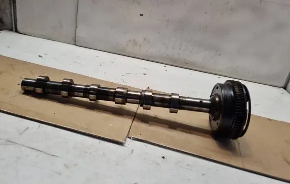 Mercedes-Benz CLS C219 Camshaft A2720510739