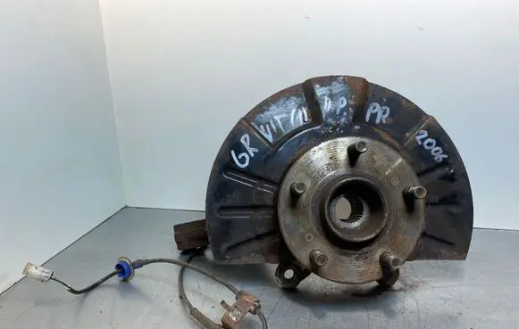 Suzuki Grand Vitara II Front wheel hub
