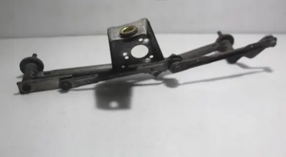 Peugeot 206 Front wiper linkage 