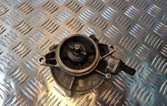 Audi A8 S8 D3 4E Vacuum pump 057145100F