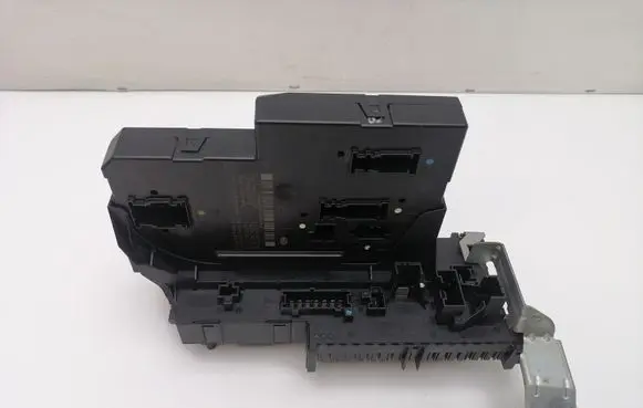 Mercedes-Benz C W204 Fuse module 2049001202 2045459032 2129022702