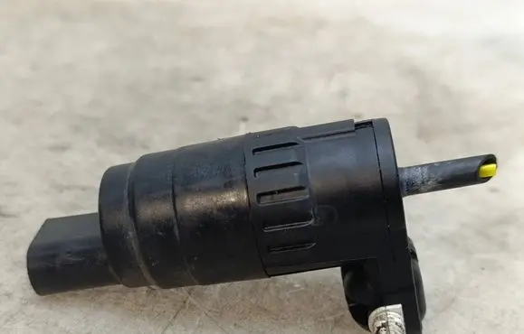 Audi A3 8Y Windscreen/windshield washer pump 1K6955651 160623