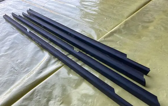 Mercedes-Benz C W203 Door glass rail 