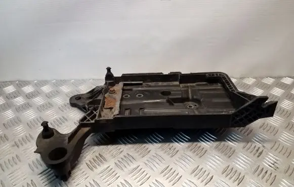 Skoda Octavia Mk3 (5E) Battery tray 5Q0915321J 5Q0915331K