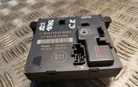 Mercedes-Benz E W211 Door control unit/module 2118201526