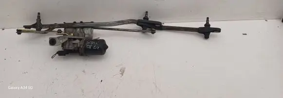 Windshield/front glass wiper blade