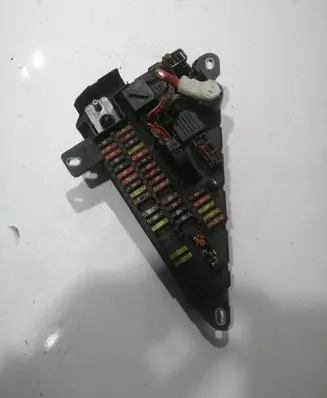 BMW 5 E60 E61 Fuse box set 913883001