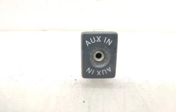 Volkswagen Caddy AUX in-socket connector 5M0035724