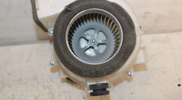 Toyota Auris E180 Hybrid/electric vehicle battery fan 1173005164
