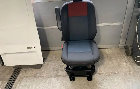 Renault Master III Front driver seat 