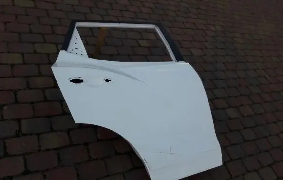 SsangYong Tivoli Front door