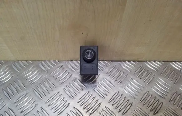 Nissan X-Trail T30 Wing mirror switch