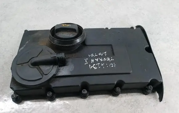 Volkswagen Touran I Rocker cam cover 03G103475