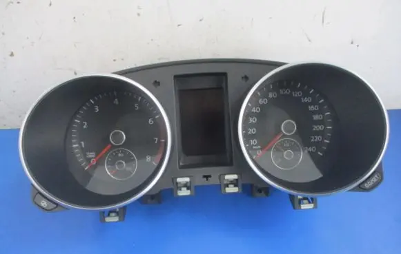 Volkswagen Golf Plus Speedometer (instrument cluster) 5K0920872