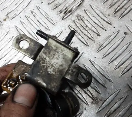Volkswagen Golf IV Turbo solenoid valve 054906267A 99T235 2448304