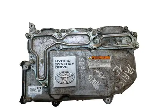 Toyota Yaris Voltage converter inverter G920052031