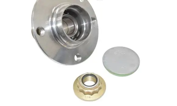 Rear wheel hub