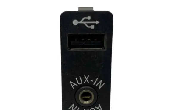 BMW 3 E90 E91 AUX in-socket connector 9237653