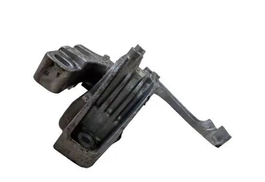 Volkswagen Tiguan Engine mount bracket 3Q0199262E