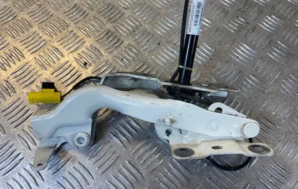 Mercedes-Benz A W176 Bonnet Pedestrian Airbag Actuator 1179061000