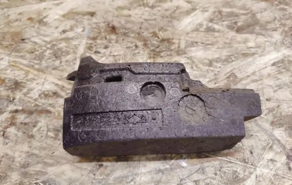 Mercedes-Benz S W220 Front bumper foam support bar A2208850237