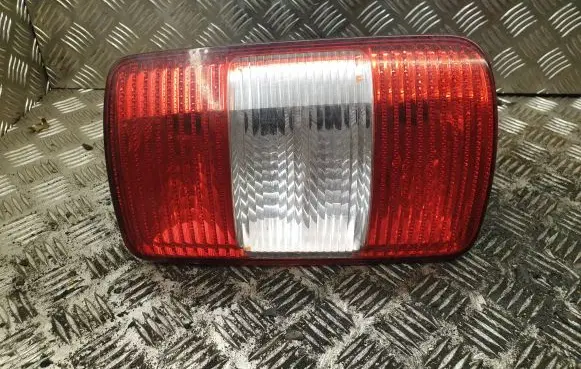 Tailgate rear/tail lights