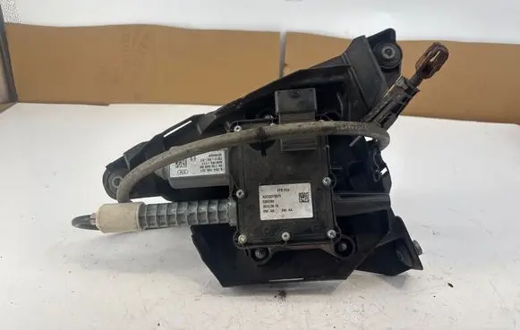 Peugeot 3008 I Hand brake/parking brake motor 0204706357 9673094880 3540469