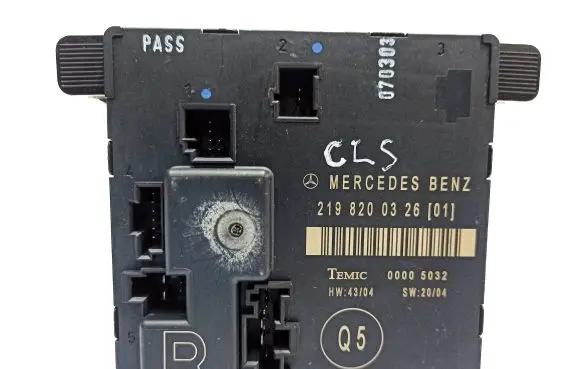 Mercedes-Benz CLS C219 Door control unit/module 2198200326 219820032601 00005032