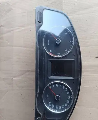 Volkswagen Transporter - Caravelle T5 Speedometer (instrument cluster) 7E0920860E