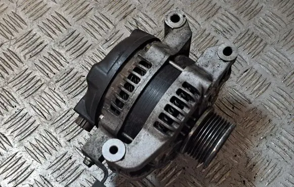 Toyota Corolla Verso AR10 Generator/alternator 270600G011