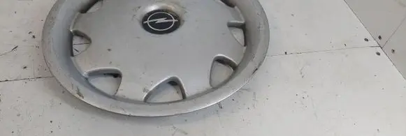Opel Omega B1 R15 wheel hub/cap/trim 