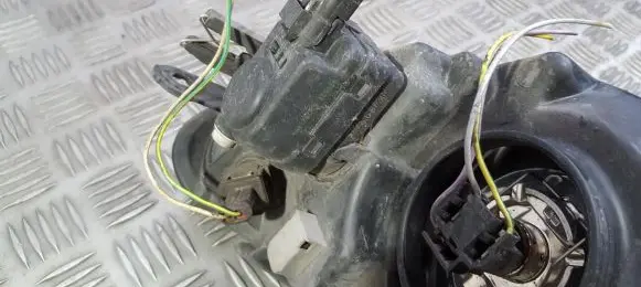 Headlight level adjustment motor