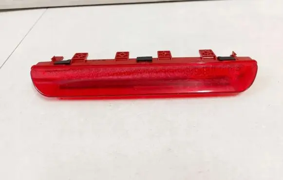 KIA Sportage Third/center stoplight