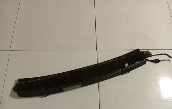 Volkswagen Sharan Wiper trim 7M3853185C
