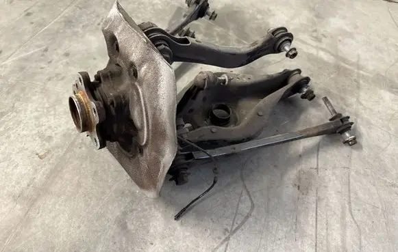 BMW 3 G20 G21 Rear wheel hub spindle/knuckle 6878633