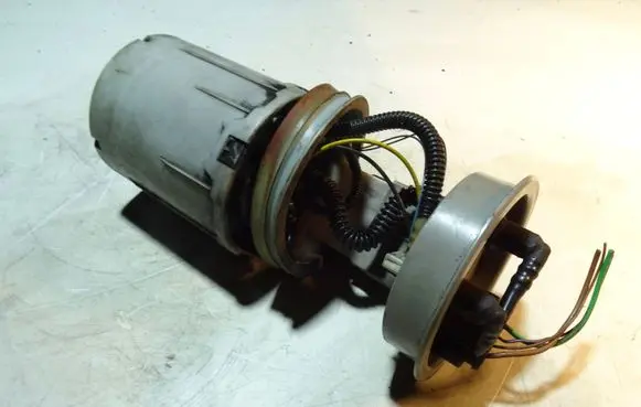 Audi A6 S6 C5 4B Fuel injection high pressure pump 4B0919050D