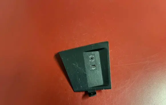 BMW X1 F48 F49 USB socket connector 9319542