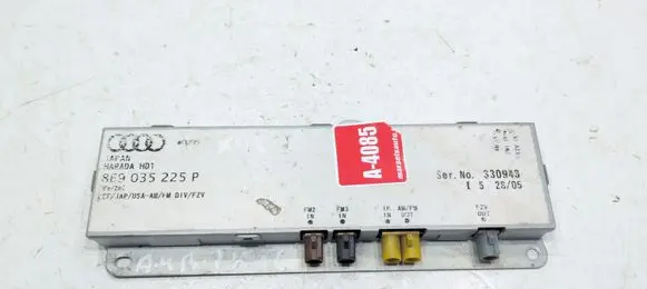Audi A4 S4 B7 8E 8H Aerial antenna amplifier 8E9035225P