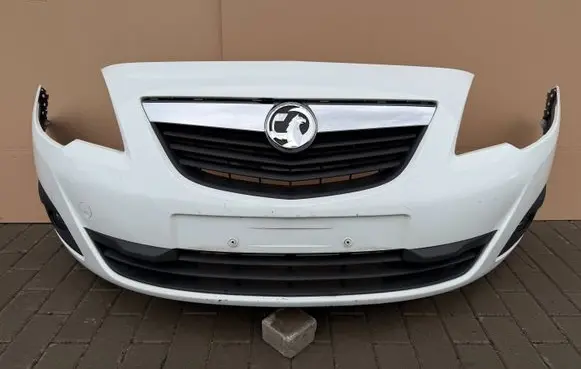 Opel Meriva B Front bumper 13267699