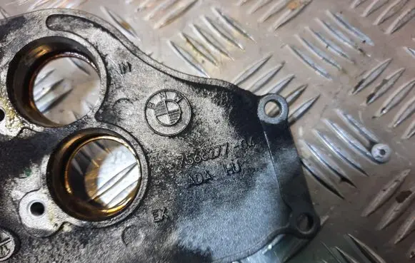 BMW 6 F12 F13 Other cylinder head part 7566277