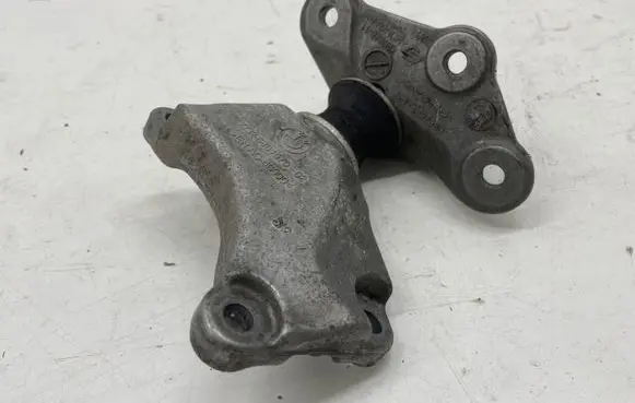 BMW X4M F98 Gearbox mounting bracket 6861570