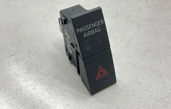 Skoda Octavia Mk3 (5E) Hazard light switch 5E0953507E 10121365