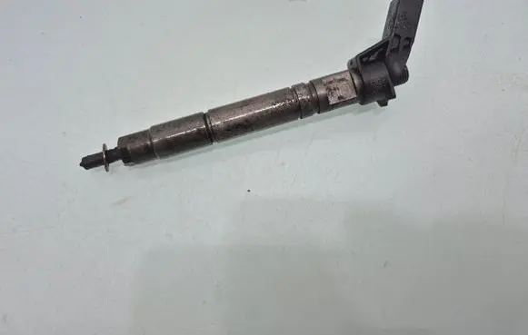Fuel injector