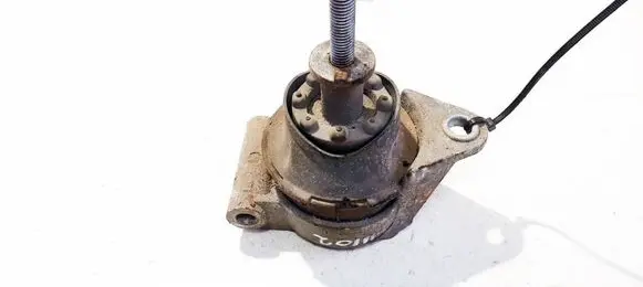 Opel Astra H Engine mount bracket 