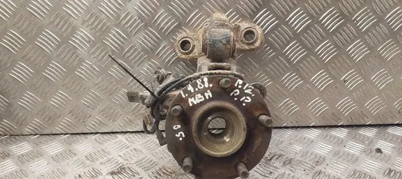 Nissan Primera Front wheel hub